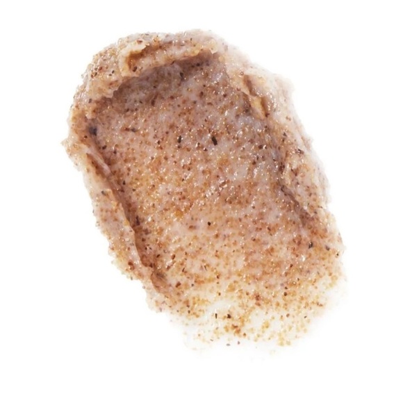 Makeup Revolution Chilled Lip Scrub – Cannabis Sativa Infused - Picture 3 of 3